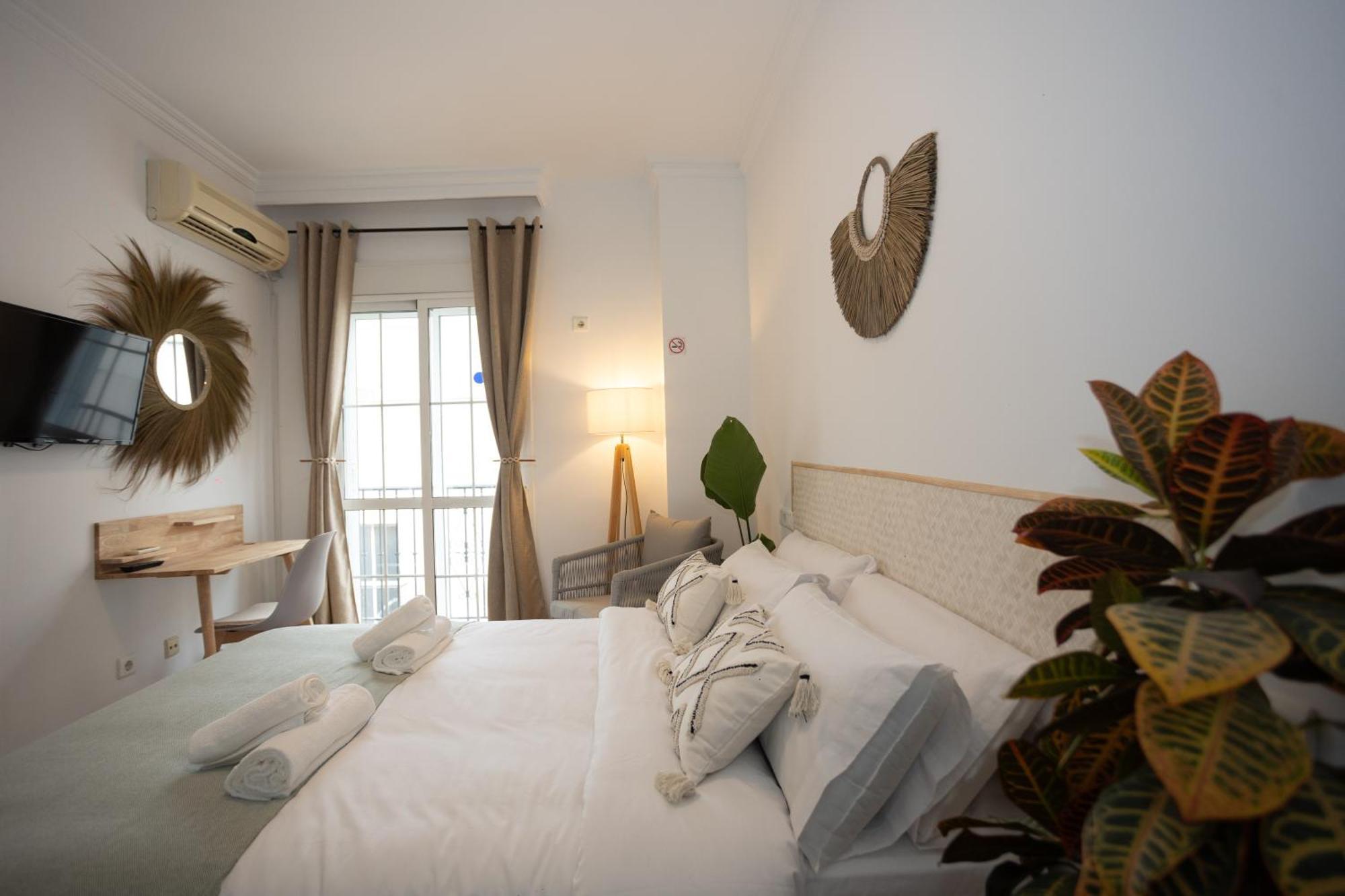 Naim Guest House Nerja Dış mekan fotoğraf